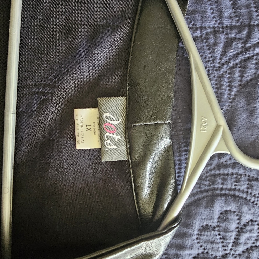 Vest - Picture 2 of 2